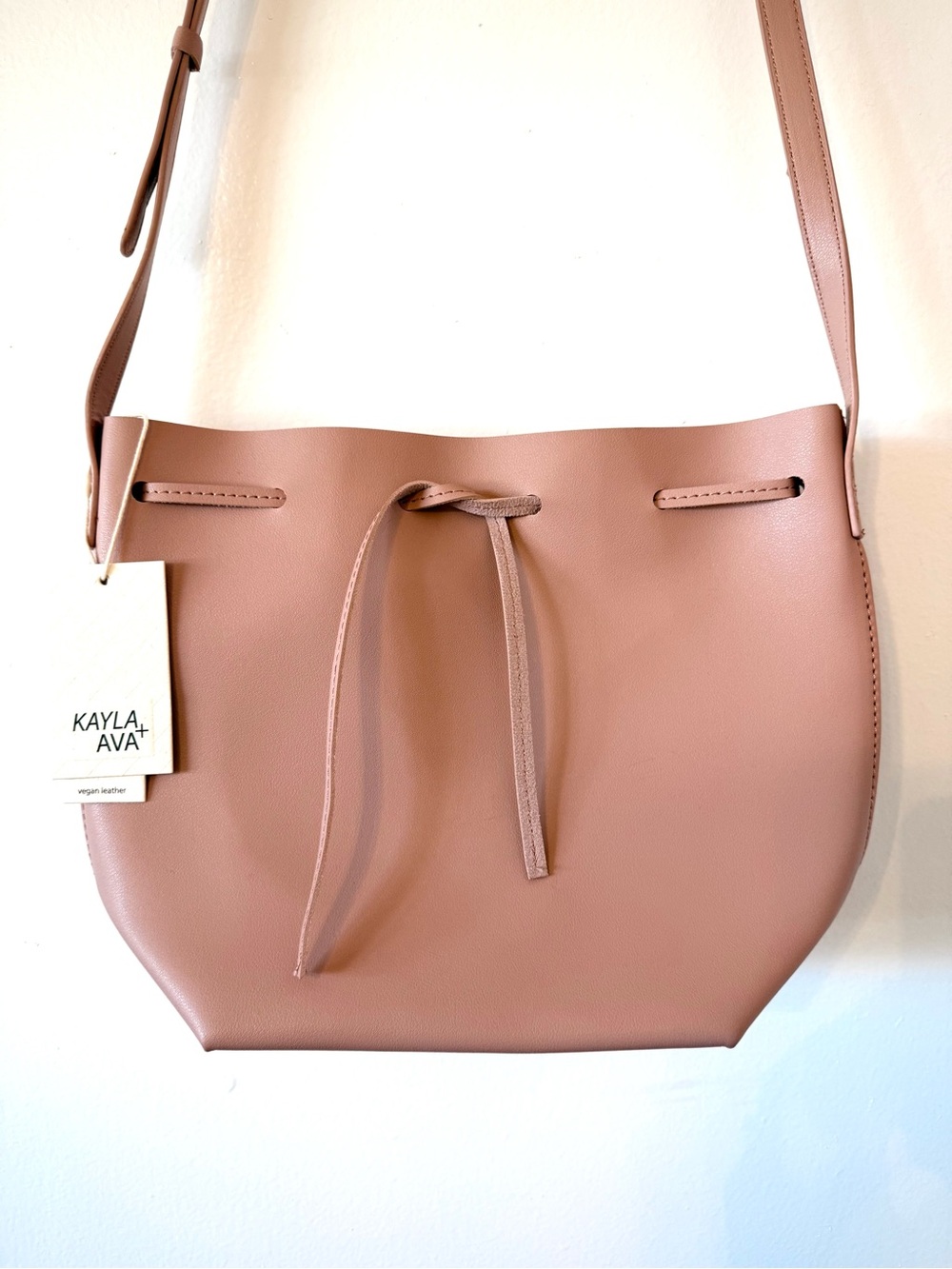 Women's Vegan Leather Shoulder Bag in Rose